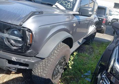 2023 Ford Bronco Wildtrak z USA, uszkodzony, nr VIN 1FMEE5DP4PLB39967